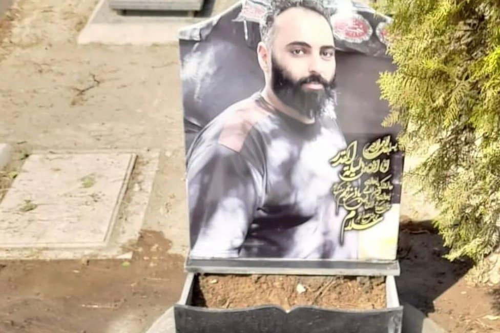 Iran i protesti: Bezbednosne snage i državni mediji zataškavaju smrt demonstranta, otkriva BBC 1 Milad Ostad-Hashem's grave