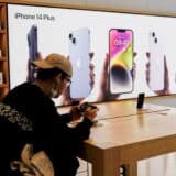 Epl i korona virus: Kupci duže čekaju poručene ajfone zbog zatvaranja usled kovida u Kini 5
