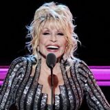 Muzika i humanost: Kantri pevačica dobila 100 miliona dolara od bogataša Džefa Bezosa 5