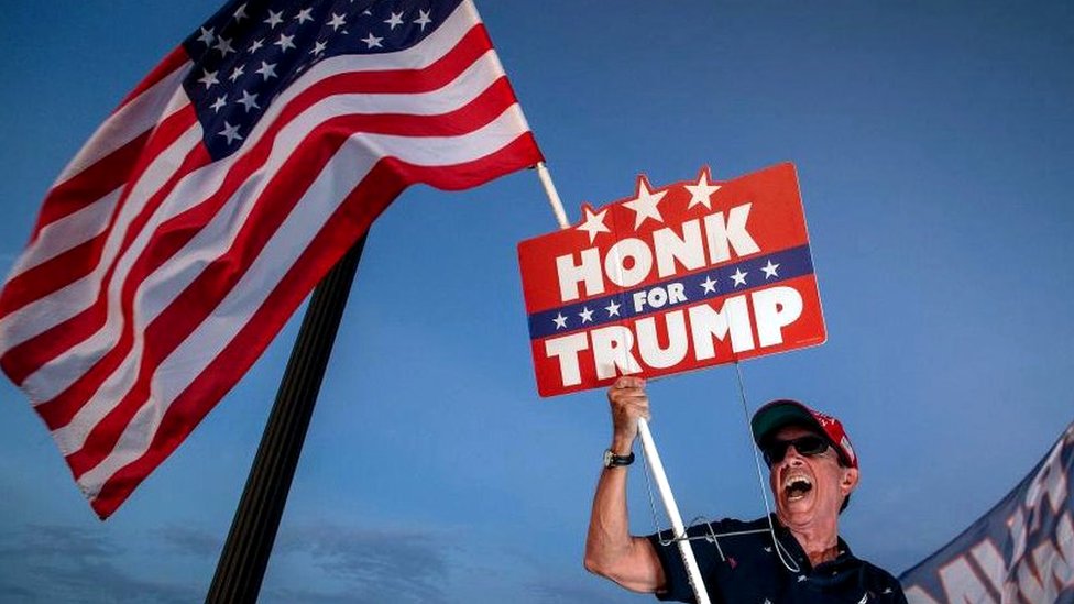 Amerika, Donald Tramp i predsednički izbori: „Povratak Amerike počinje upravo sada" 2 Image shows a supporter of Donald Trump on Tuesday