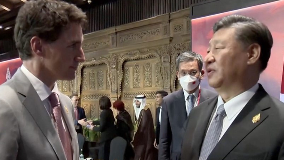 Politika i G20: Kineski predsednik kritikovao kanadskog premijera zbog curenja informacija u medije 1 Justin Trudeau and Xi Jinping have an awkward exchange at the G20 summit