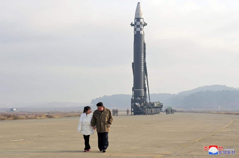 Lider Severne Koreje Kim Džong Un sa ćerkom