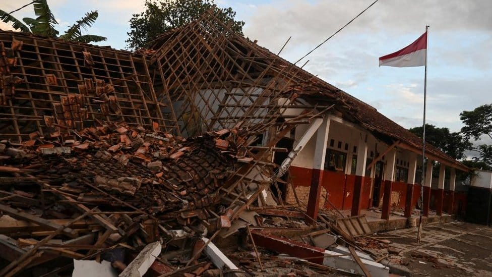 Indonezija: Više od 260 mrtvih u zemljotresu na indonežanskom ostrvu Java, među njima mnogo školske dece 15