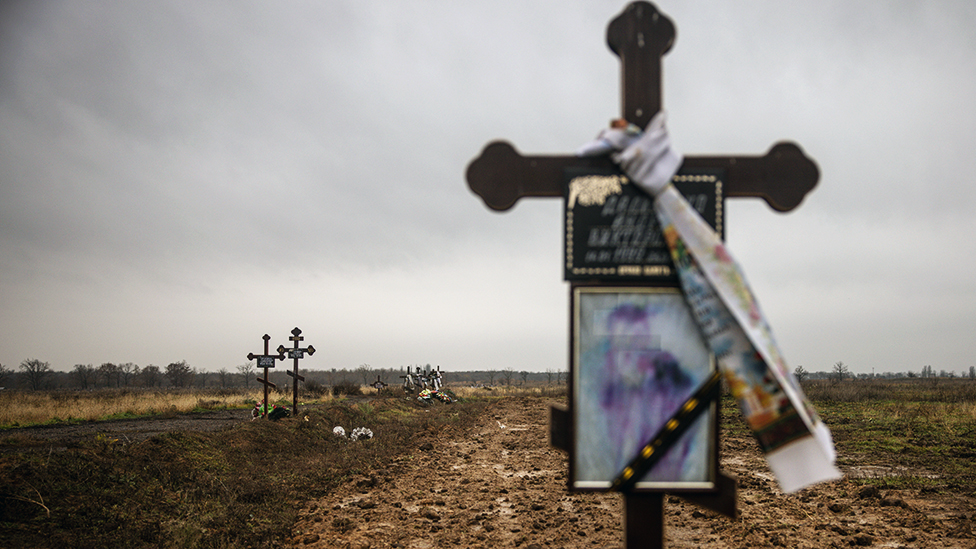 Rusija i Ukrajina: Snažne eksplozije oko nuklearne elektrane u Zaporožju, tvrdnje o ruskim mučenjima u Hersonu 1 Kherson grave