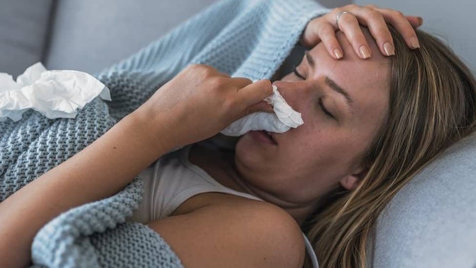 Medicina i vakcine: Naučnici na tragu univerzalne vakcine protiv gripa kojom bi se sprečile nove pandemije 1 Woman with flu
