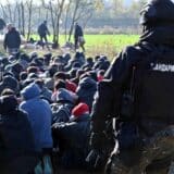 Srbija, nasilje i migranti: Posle pucnjave u Horgošu privedeno više od 800 migranata - pretragom pronađeno oružje i municija 17