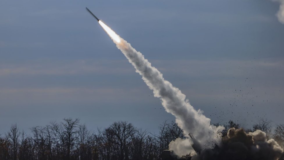 Rusija i Ukrajina: London i Vašington obećavaju da neće prekinuti isporuku oružja Ukrajini, u kijevskoj oblasti 40 odsto stanovnika i dalje je bez struje 5 Raketa