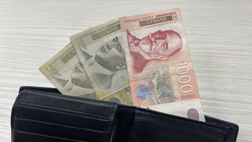 Budžet i finansije u Srbiji: Prvog decembra počinje prijava za 5.000 dinara pomoći za mlade 13