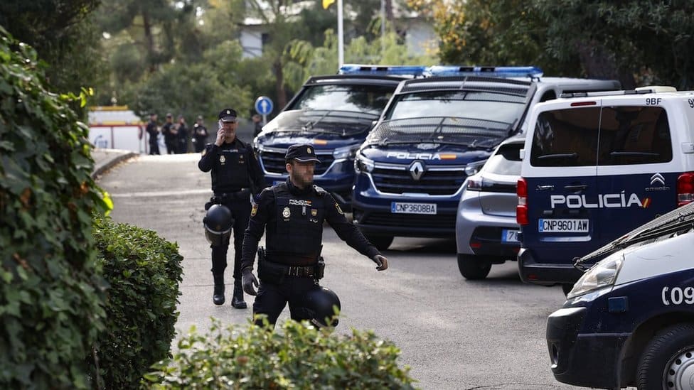 policija u Madridu ispred ukrajinske ambasade