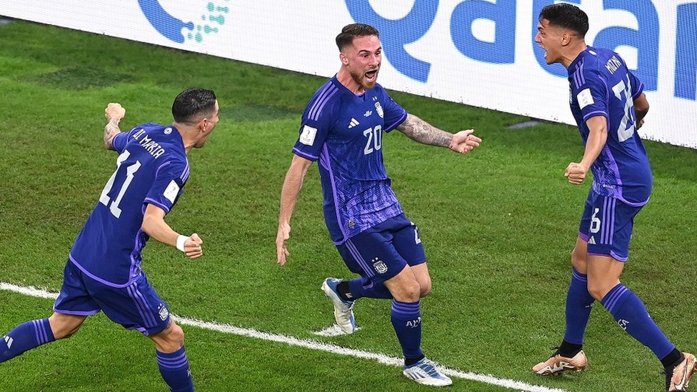 Svetsko prvenstvu u fudbalu: Poljaci u osmini finala posle poraza od Argentine, Meksiko bez nokaut faze posle 28 godina 15