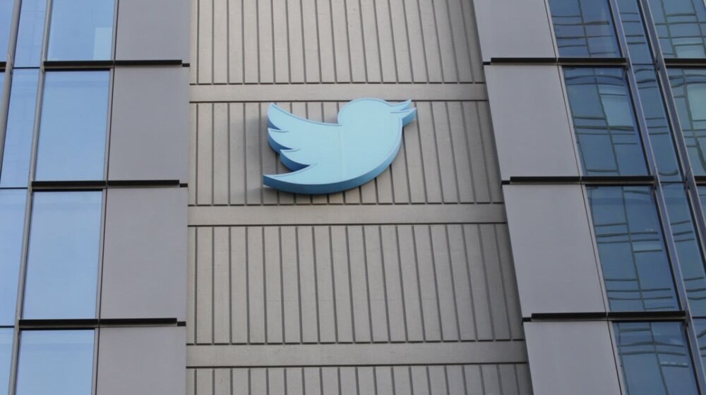 UN se pridružile EU u osudi odluke kompanije Tviter da suspenduje naloge pojedinih novinara 1
