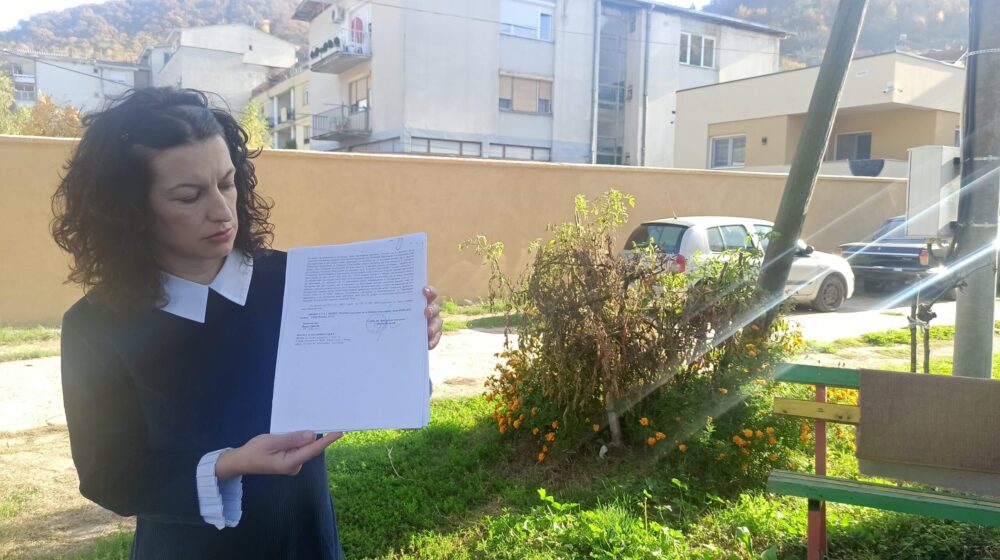 Novinarka Dragana Cvetković iz Vranjske Banje tvrdi da ima dokaz da je potpis njenog oca falsifikovan da bi porodica poslanika SNS otkupila zemljište 1