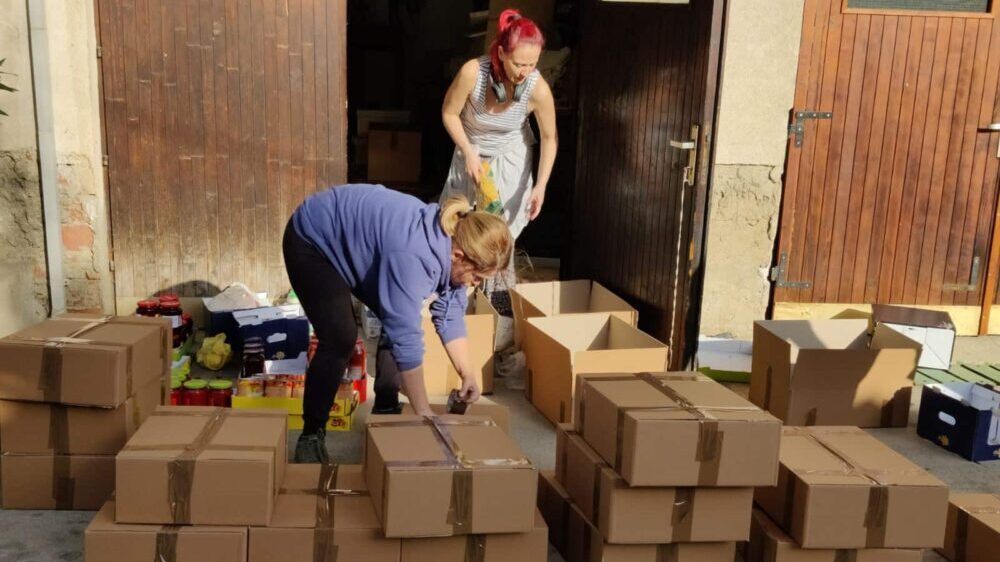 Socijalno ugroženim vranjskim penzionerima prikupljena hrana u vrednosti od oko 10.000 evra 2 Socijalno ugroženim vranjskim penzionerima prikupljena hrana u vrednosti od oko 10.000 evra 2