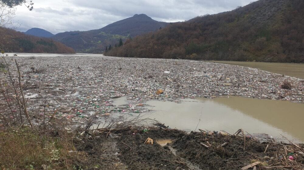 Hidrolog: U Srbiji se misli da reke služe za sav otpad, stara kola i branike 1