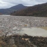 Ministarka zaštite životne sredine: U toku akcija uklanjanja velike količine plutajućeg otpada iz reke Lim 5