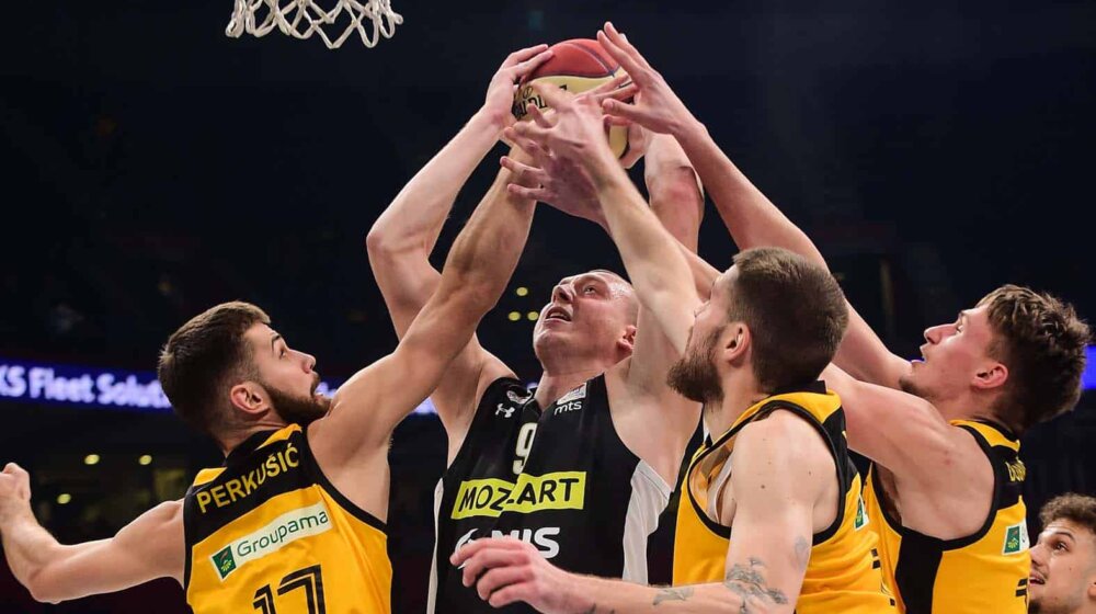 Alen Smailagić (C) Ante Perkušić (L) Dominik Mavra (R)