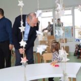 Gradonačelnik Novog Sada Milan Đurić obišao novi vrtić na Sajlovu i obećao minimalne liste čekanja 5