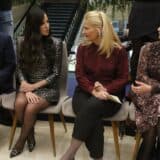 Modna revija posvećena Jovanki Broz: Prisustvovale Tamara Vučić, Tanja Miščević, Zorana Mihajlović, među modelima Konstrakta 12