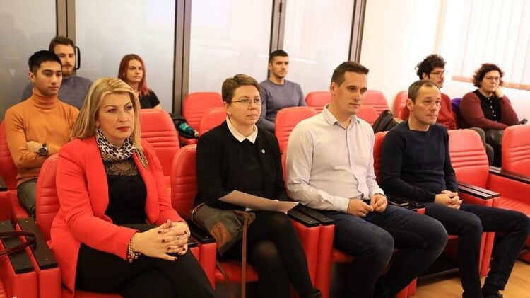 Kragujevac: Mladi Romi i Romkinje predstavili ideje za rešavanje problema mladih u lokalnim sredinama 1