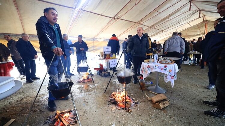 Kragujevac: Kuvanje rakije sa gradonačelnikom 1
