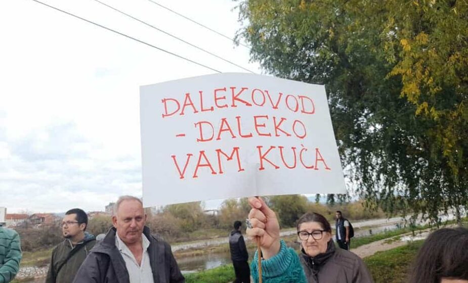 Građani Niša protestovali zbog izgradnje dalekovoda na keju 1