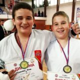 Pet medalja za Šapčane na karate turniru u Bačkoj Topoli 11