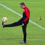 "U fudbalski uređenim državama takva halabuka na sudije i primitivna retorika bili bi strogo kažnjeni": Ivan Vukomanović žali što verbalni rat večitih rivala "prekriva" njihove evropske uspehe i uzlet reprezentacije 5