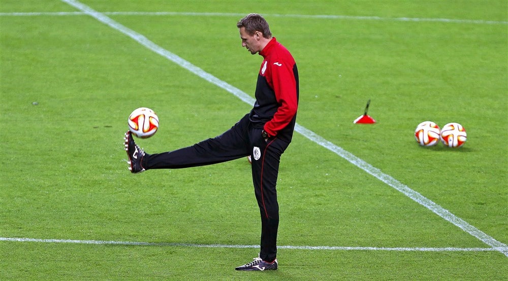 "U fudbalski uređenim državama takva halabuka na sudije i primitivna retorika bili bi strogo kažnjeni": Ivan Vukomanović žali što verbalni rat večitih rivala "prekriva" njihove evropske uspehe i uzlet reprezentacije 1