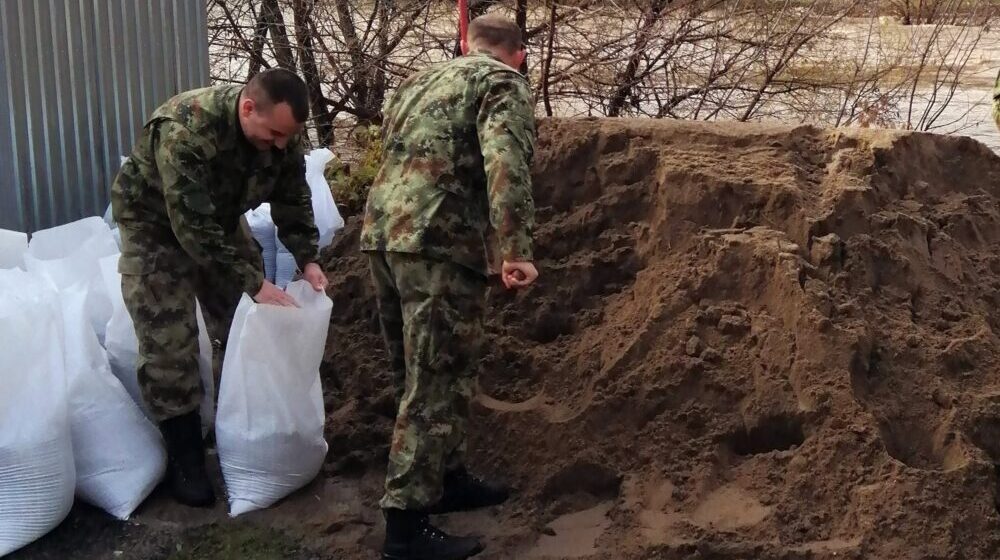 Vojska Srbije nastavlja da pomaže građanima Novog Pazara 1