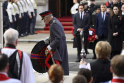 Kralj Čarls Treći učestvovao na obeležavanju Dana sećanja na nastradale u ratovima (FOTO) 6