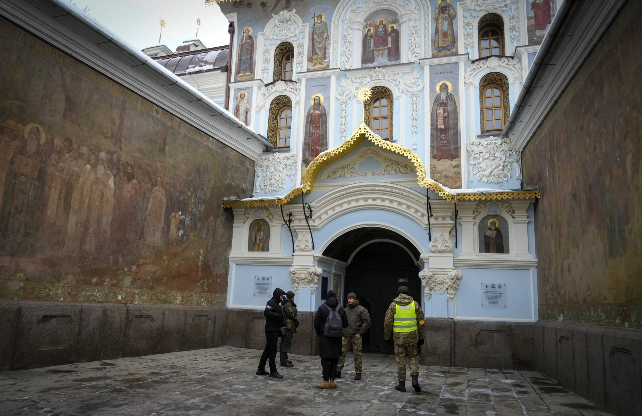 Ukrajinske vlasti pretresle manastirski kompleks u Kijevu zbog veza sa Rusijom 3