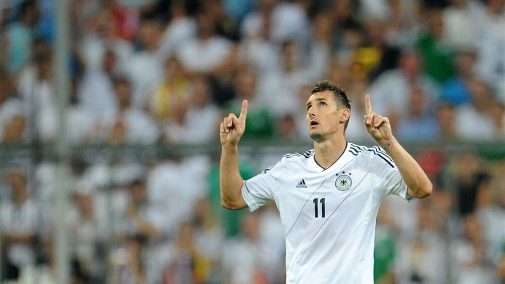 Najznačajniji rekordi Svetskih fudbalskih prvenstava na jednom mestu: Goleada Jugoslavije ušla u istoriju 2 Miroslav Klose