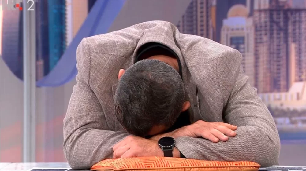 Bivši fudbaler Sarajeva "zaspao" u emisiji uživo, voditelj ga budio: "Zorane, Zorane..." 1