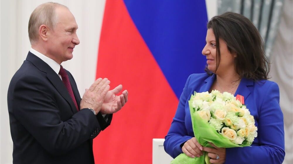 Putinova glavna huškačica i zagovornica cenzure: Ko je Margarita Simonjan, glavna urednica Raša Tudeja? 1