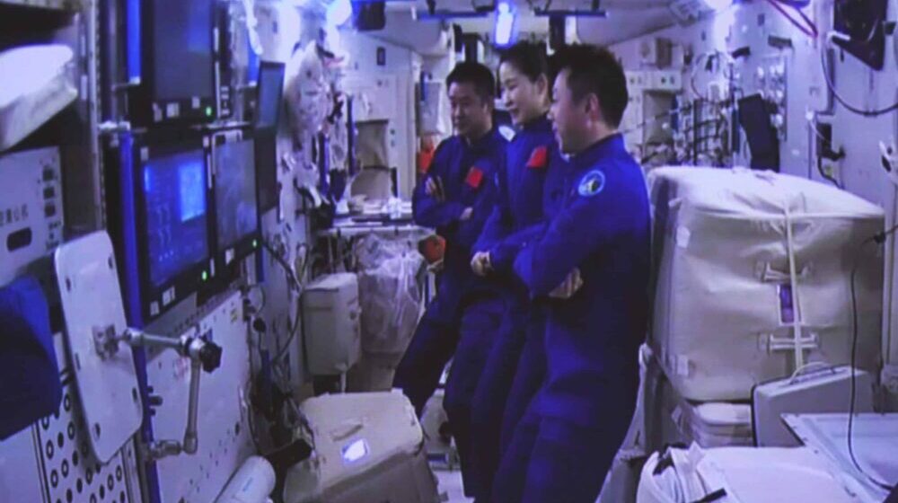 Trojica kineskih astronauta stigli u svemirsku stanicu Tijangong 1