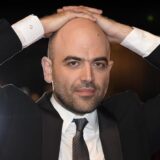 Poznati italijanski pisac Roberto Savijano mogao bi tri godine u zatvor zbog vređanja premijerke 5