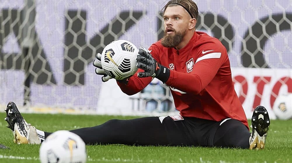 (VIDEO) Golmana selekcije Poljske teška povreda skinula sa leta za Katar 1