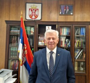 Srbija i Rusija rade na proširenju mreže avionskih linija između dve zemlje, uprkos sankcijama koje je Ruskoj Federaciji uveo Zapad, izjavio je ambasador Srbije u Mokvi Momčilo Babić.