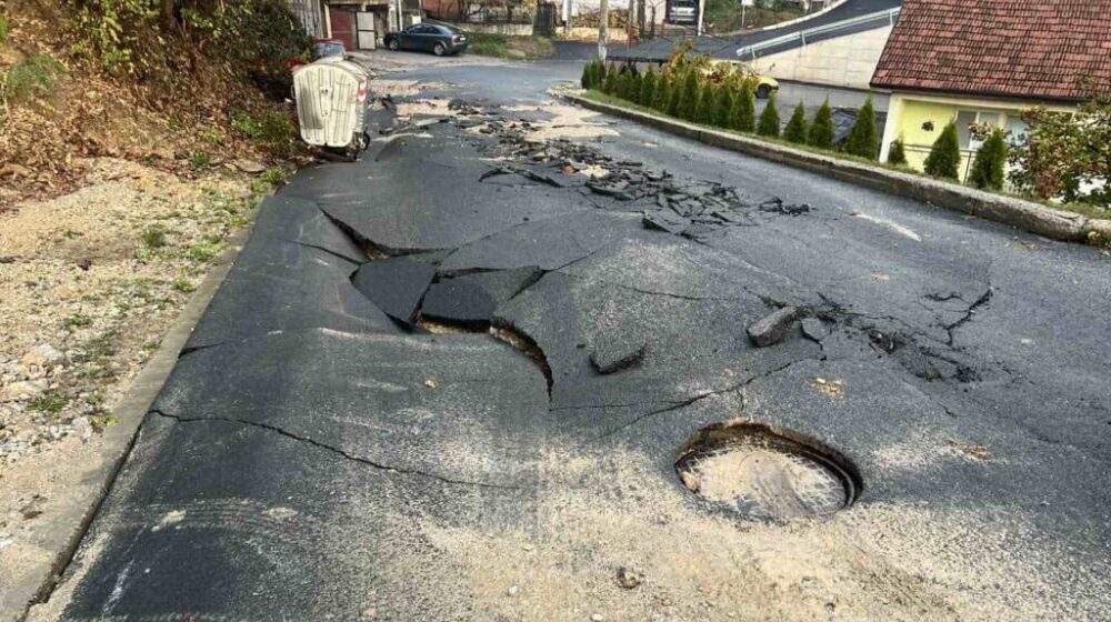 Užice: Oko 1.500 potrošača bez vode zbog pucanja cevi u Beogradskoj ulici 1