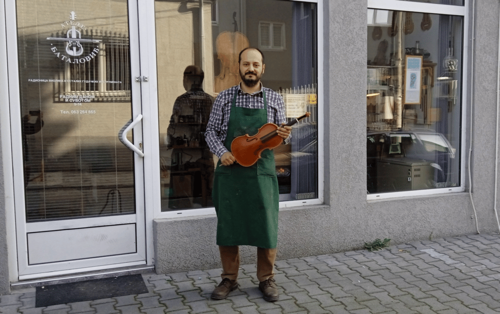 Kako je Kragujevčanin Boris postao jedini majstor u Srbiji za izradu violina: Životni put preko Italije do rodnog grada 2 Kako je Kragujevčanin Boris postao jedini majstor u Srbiji za izradu violina: Životni put preko Italije do rodnog grada 2