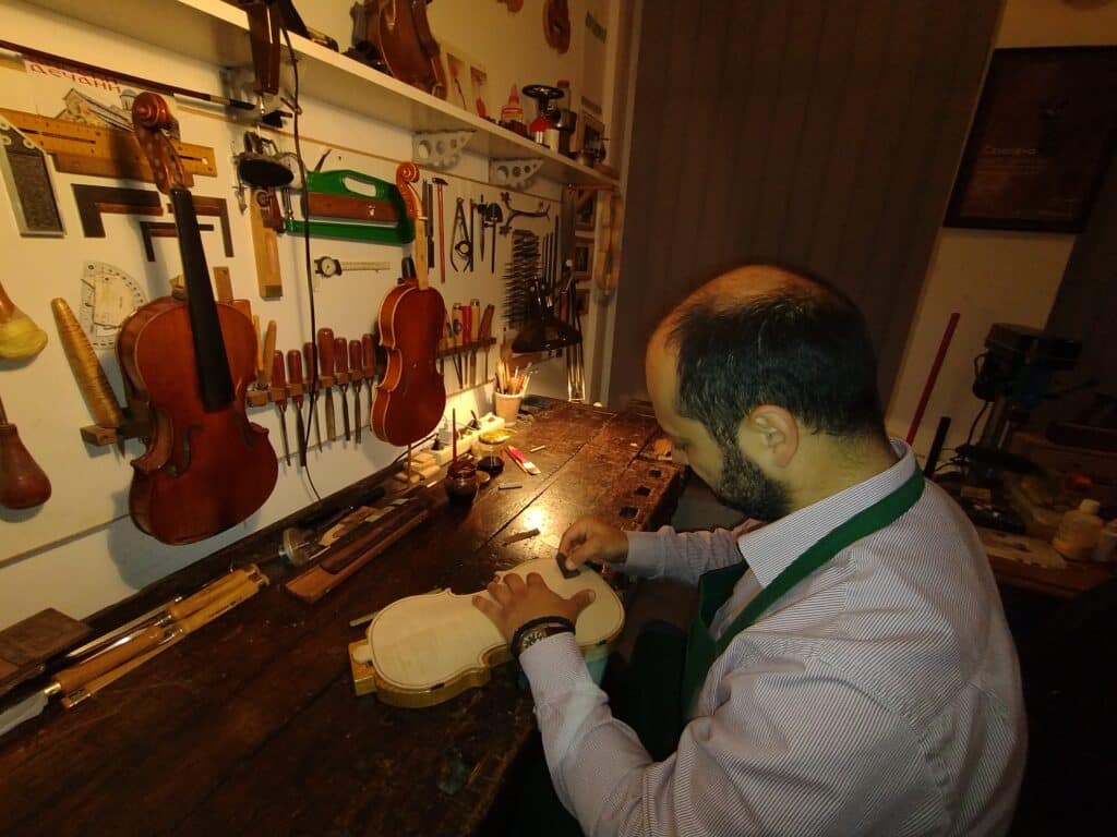Kako je Kragujevčanin Boris postao jedini majstor u Srbiji za izradu violina: Životni put preko Italije do rodnog grada 13