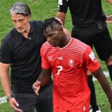 Kamerunci kamenovali porodičnu kuću Emboloa; njegova porodica optužuje Samjuela Etoa 1