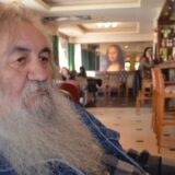 "Ja sam lenj čovek, ne volim da pišem. Uzimam olovku kad sam sateran do zida": Vranjski pesnik Miroslav Cera Mihailović za Danas 2