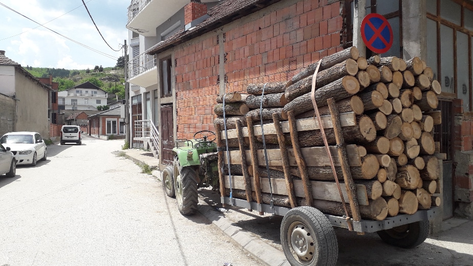 Prodavci ogrevnog drveta na jugu ostali bez zarade: Ni po 60 evra za kubni metar nema kupaca 1