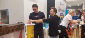 Mozzart sport Mozzart spojio tehnologiju i ekologiju na Heapcon-u: Akcijom „Čep po čep” do 100.000 dinara za organizaciju „Čepom do osmeha” 2