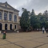 Škole u Kragujevcu sutra neće raditi: Prosvetari se pridružuju masovnom protestu "Stop nasilju u školama" 1