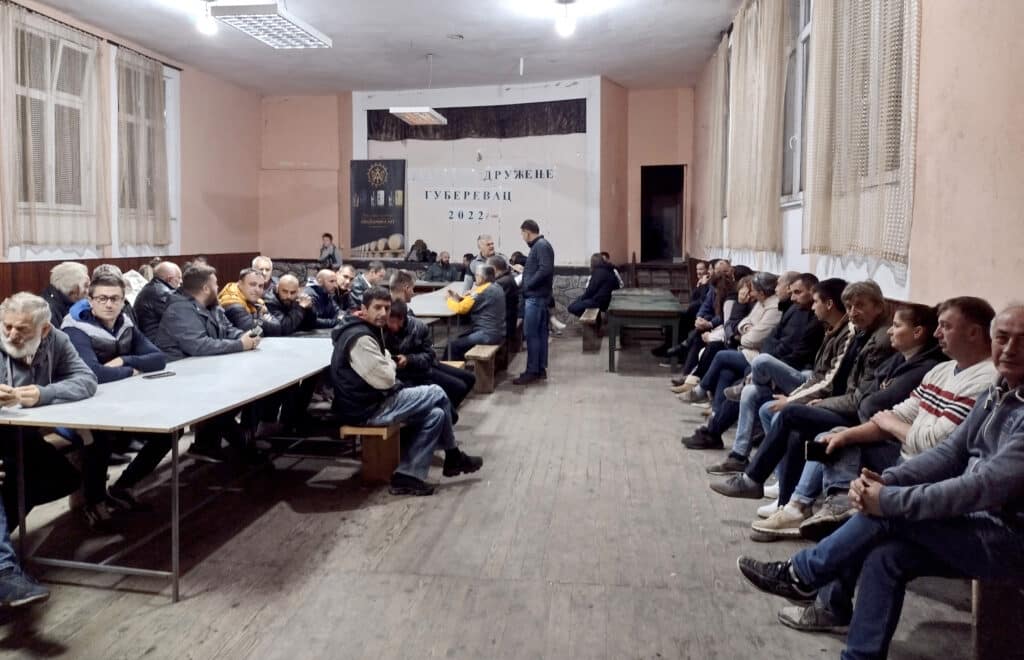 Nećemo u ekološko izbeglištvo, da umesto grobova predaka obilazimo jalovinu: Poruka Gružana sa sastanka o istraživanju bakra i zlata u Guberevcu 2