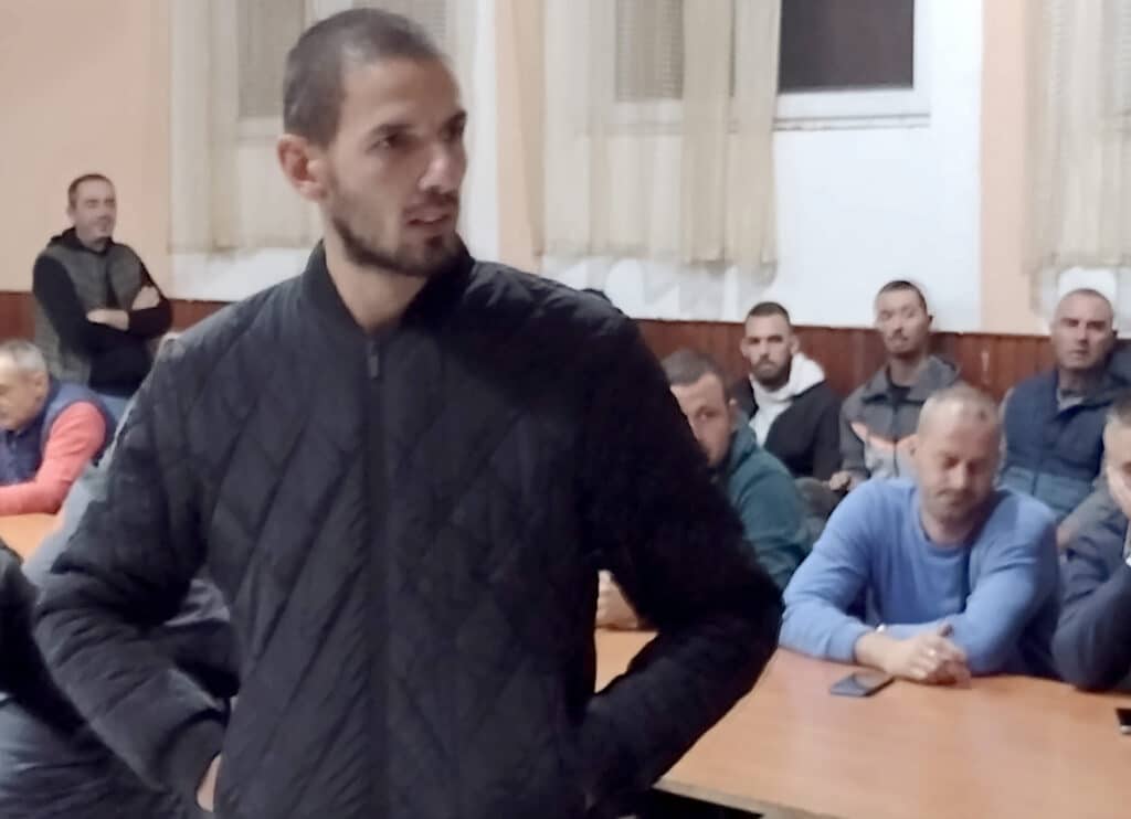 Nećemo u ekološko izbeglištvo, da umesto grobova predaka obilazimo jalovinu: Poruka Gružana sa sastanka o istraživanju bakra i zlata u Guberevcu 5