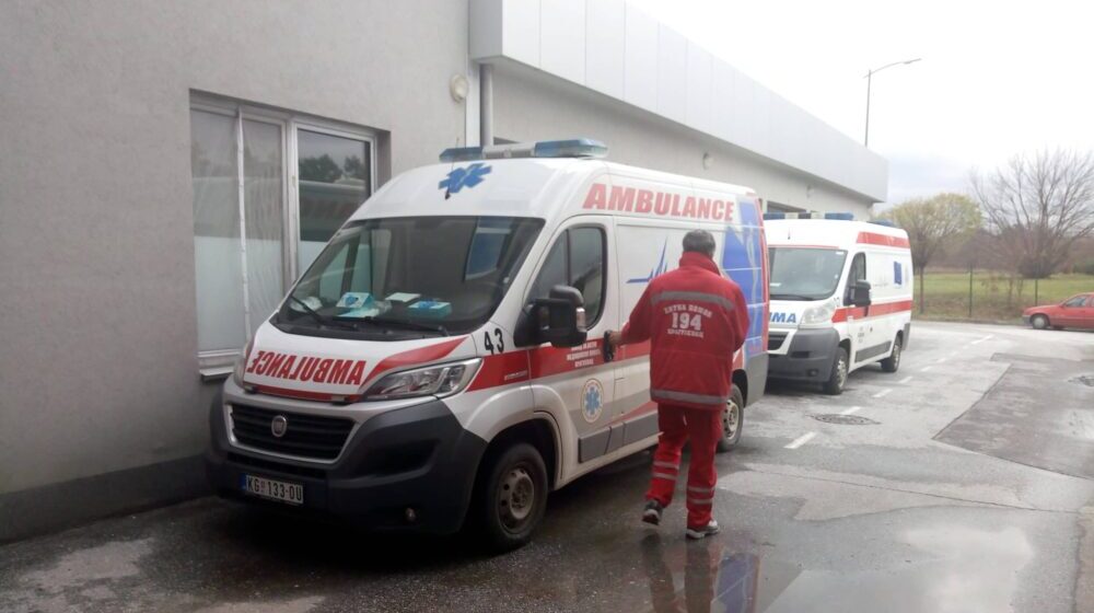 Hitna pomoć u Kragujevcu intervenisala zbog saobraćajnih nezgoda u Petrovcu i Poskuricama 1