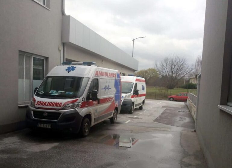 Kragujevačka Hitna pomoć intervenisala zbog saobraćajne nezgode u Maršiću u kojoj je povređen mlađi muškarac 1